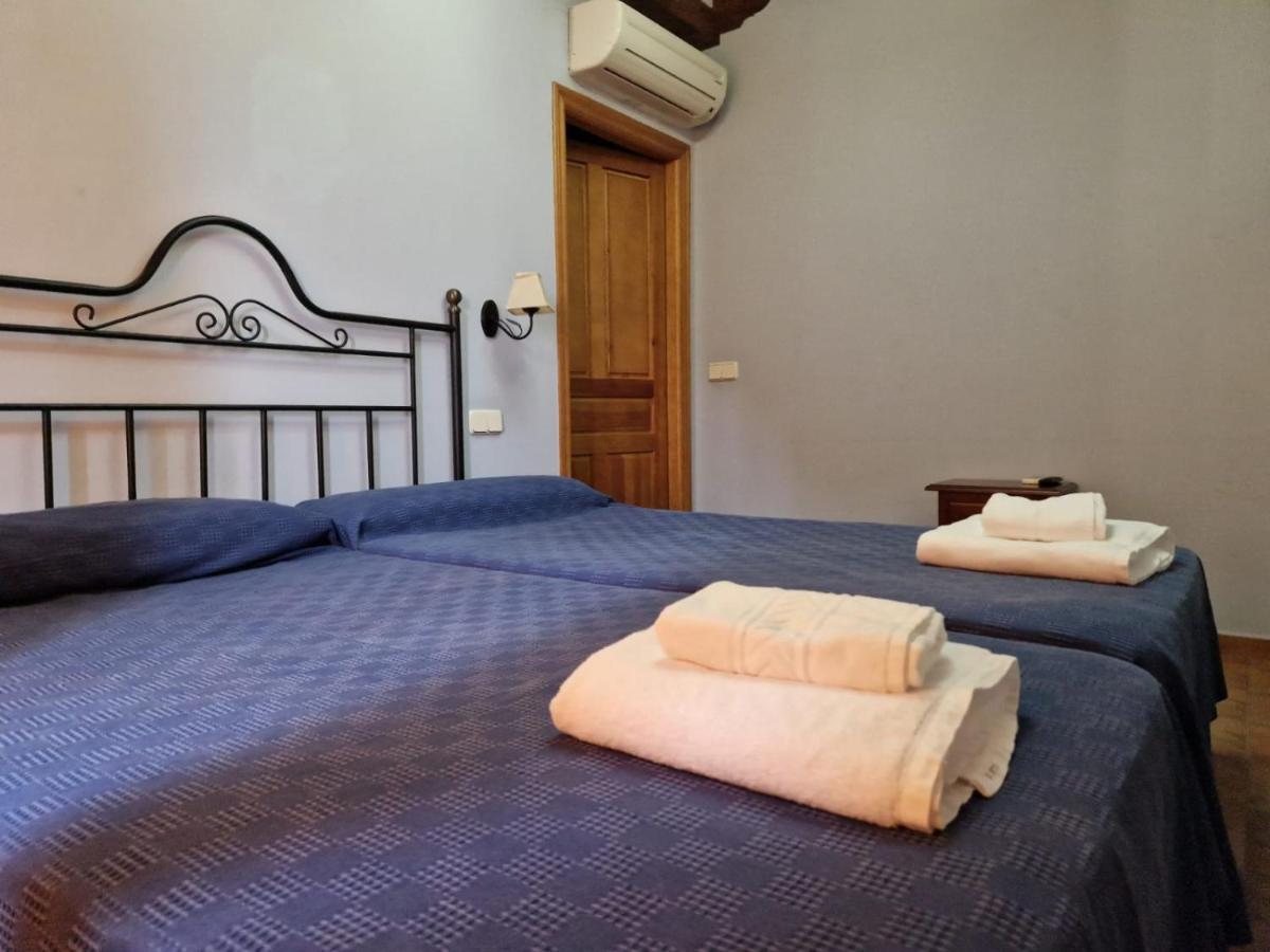 Hostal La Plata Oropesa Extérieur photo
