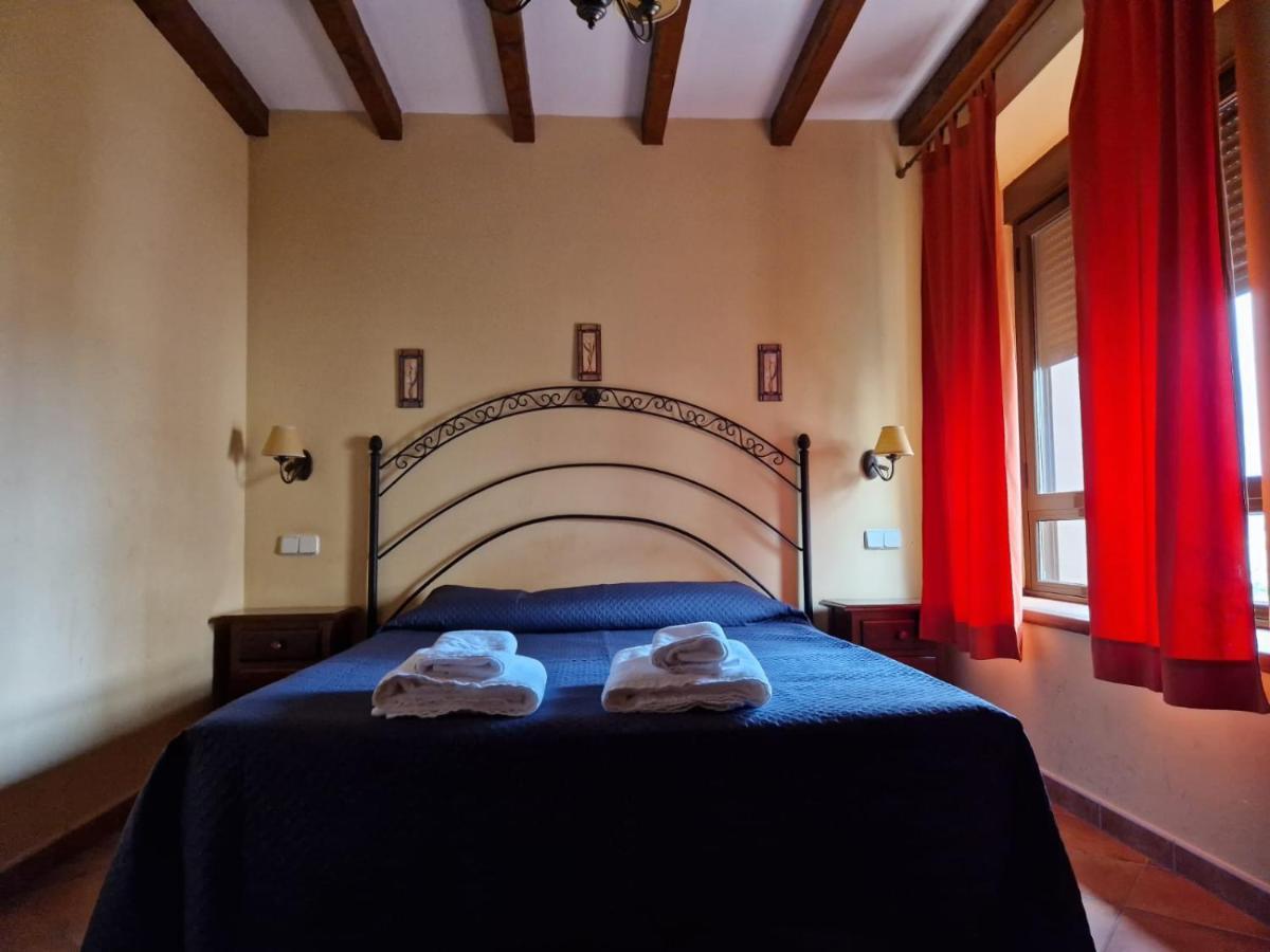 Hostal La Plata Oropesa Extérieur photo