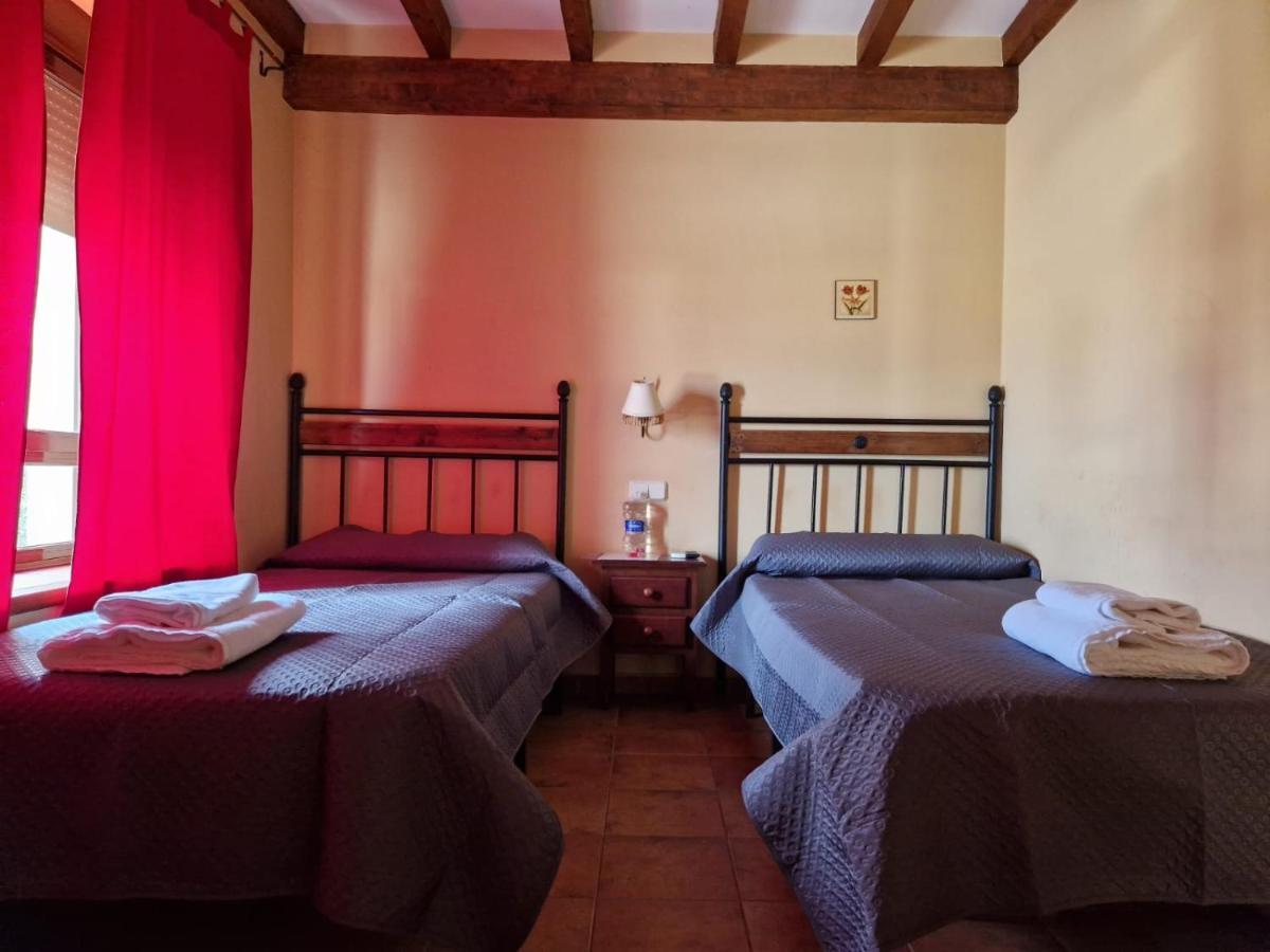 Hostal La Plata Oropesa Extérieur photo